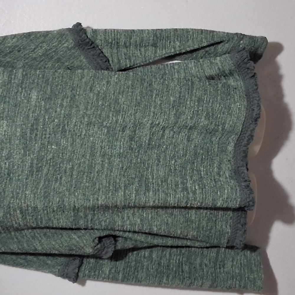 Knox Rose Green Sweater Cozy Knit Design - Picture 2 of 5